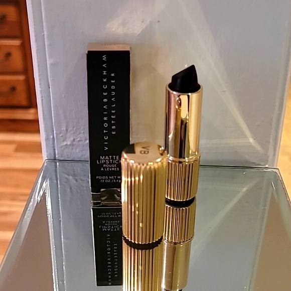 Estee Lauder/Victoria Beckham Matte Lipstick - Picture 2 of 4